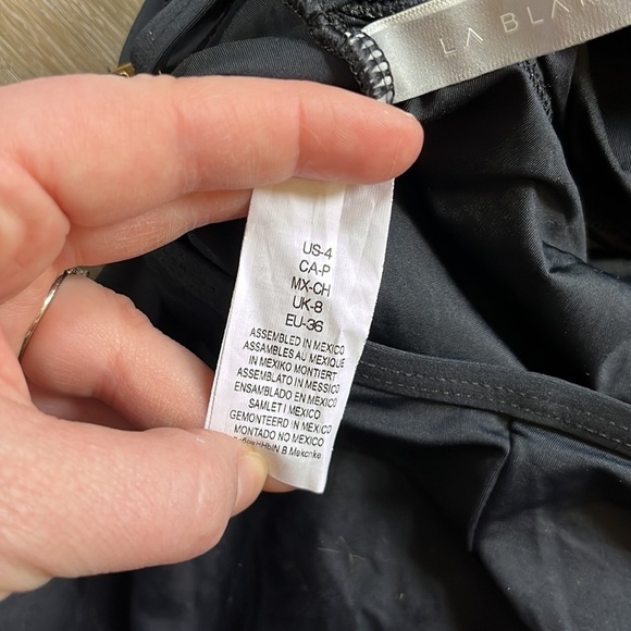 LA BLANCA Black One Piece Swimsuit Ruching Detail - Picture 10 of 10